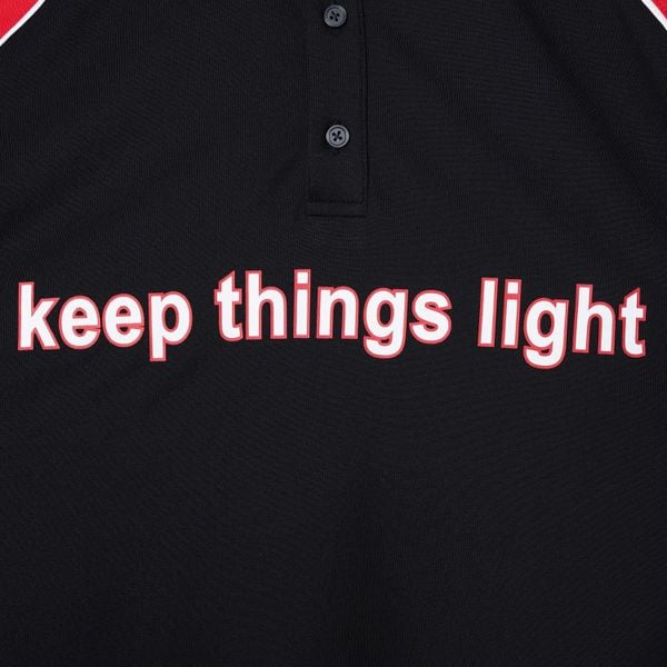 Chi tiết áo polo vai đỏ big size nam AKYOO