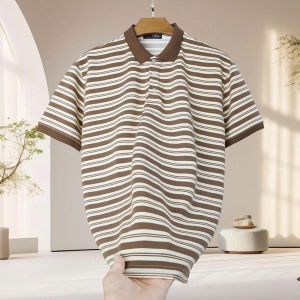 Chi tiết áo polo kẻ nâu big size nam AKYOO