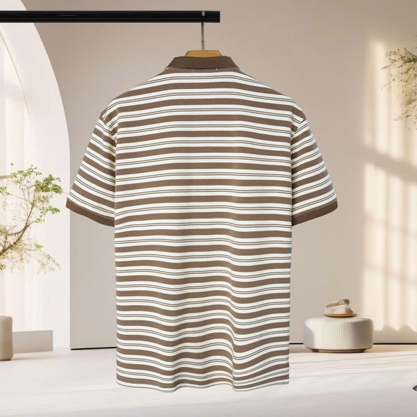 Chi tiết áo polo kẻ nâu big size nam AKYOO