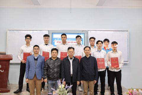 Khoa Điện Tổ chức Bảo vệ Khóa luận tốt nghiệp cho Sinh viên K26