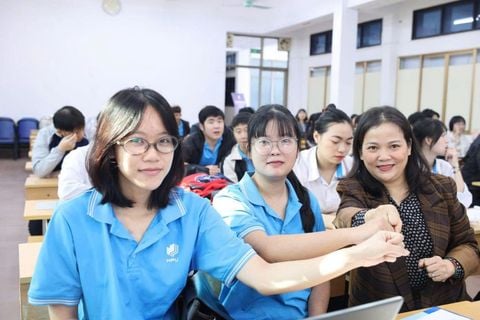 Nhật ký trưởng thành: Từ một Học sinh Nông thôn rụt rè đến Hành trình bứt phá tại Khoa Quản trị kinh doanh