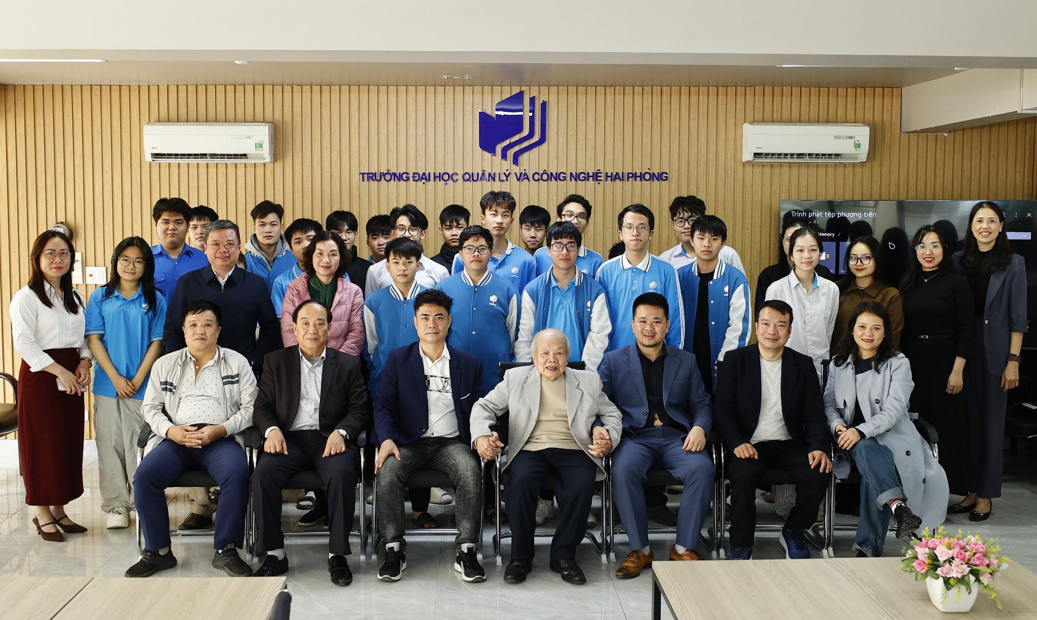 HPU Tổ chức chương trình “HPU COFFEE TALK – Số 01: Công nghệ & AI trong giáo dục”