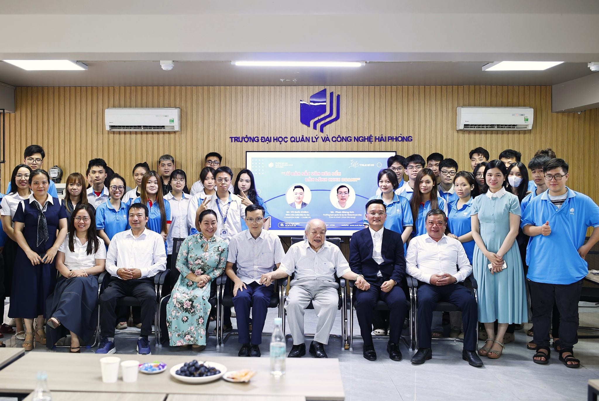 HPU Coffee Talk số 03: Từ bản sắc văn hóa đến bản lĩnh kinh doanh – Không gian kết nối tri thức và truyền cảm hứng cho sinh viên HPU