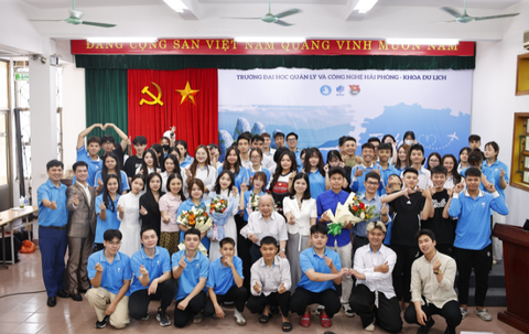 Sinh viên Khoa Du lịch HPU thực hành tổ chức một sự kiện như thế nào?