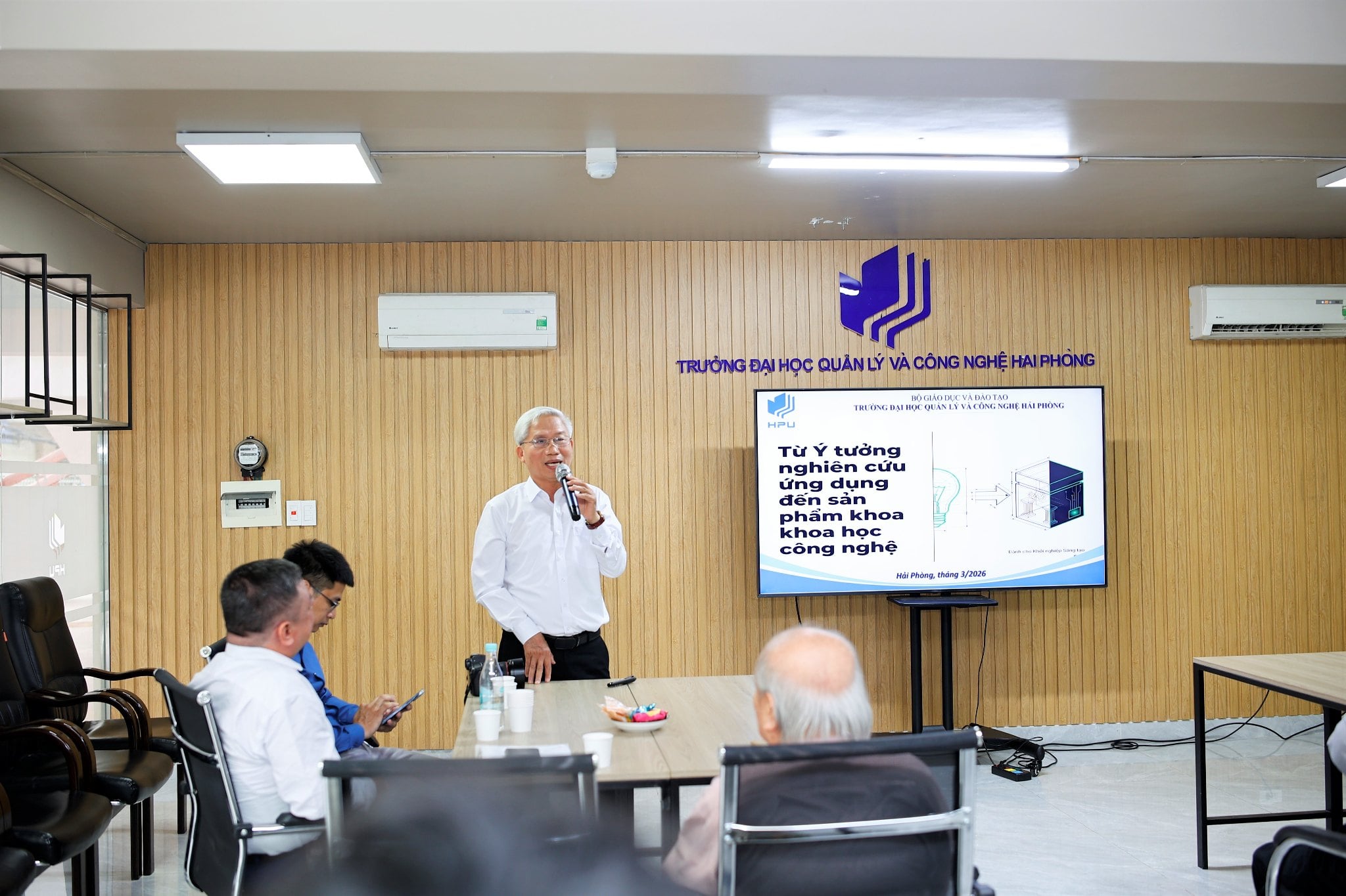 HPU Coffee Talk số 02: Hành trình biến ý tưởng sinh viên thành doanh nghiệp khởi nghiệp