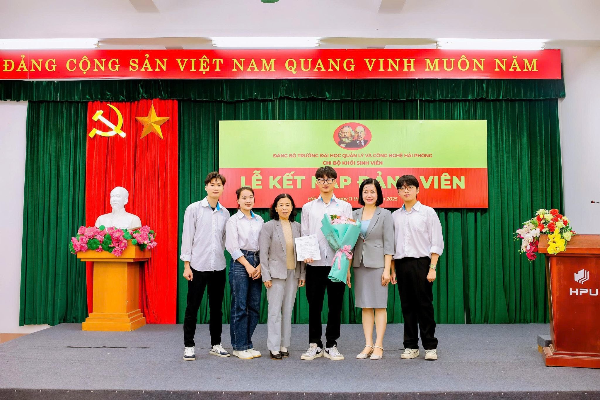 Tuổi trẻ HPU vinh dự có thêm một Đảng viên mới, sinh viên Phạm Ngọc Sang