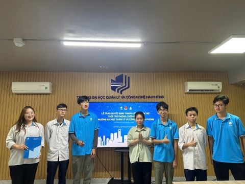 Lễ trao Quyết định thành lập Câu lạc bộ 