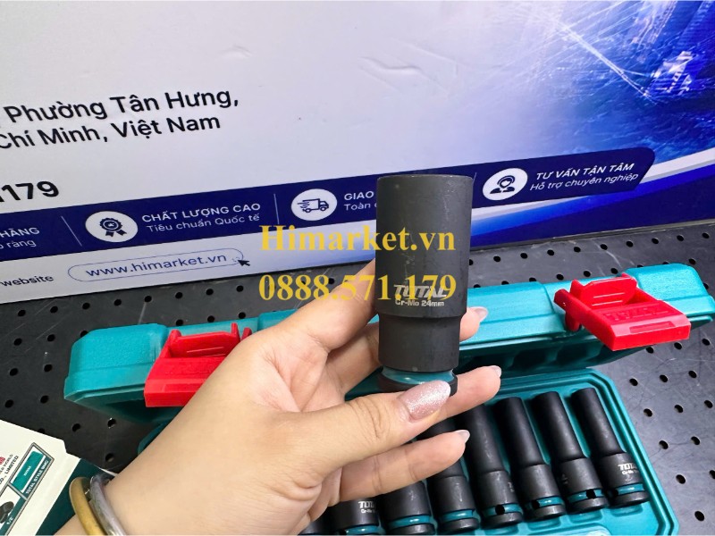 Cận cảnh đầu tuýp dài Cr Mo 24mm chịu lực cao cấp của Total THKISD12102L