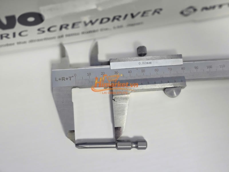 Đo thân bit Delvo DLV12SL-CKE CE Máy vặn vít điện Delvo DLV12SL-CKE CE đo kích thước thân bit bằng thước cặp