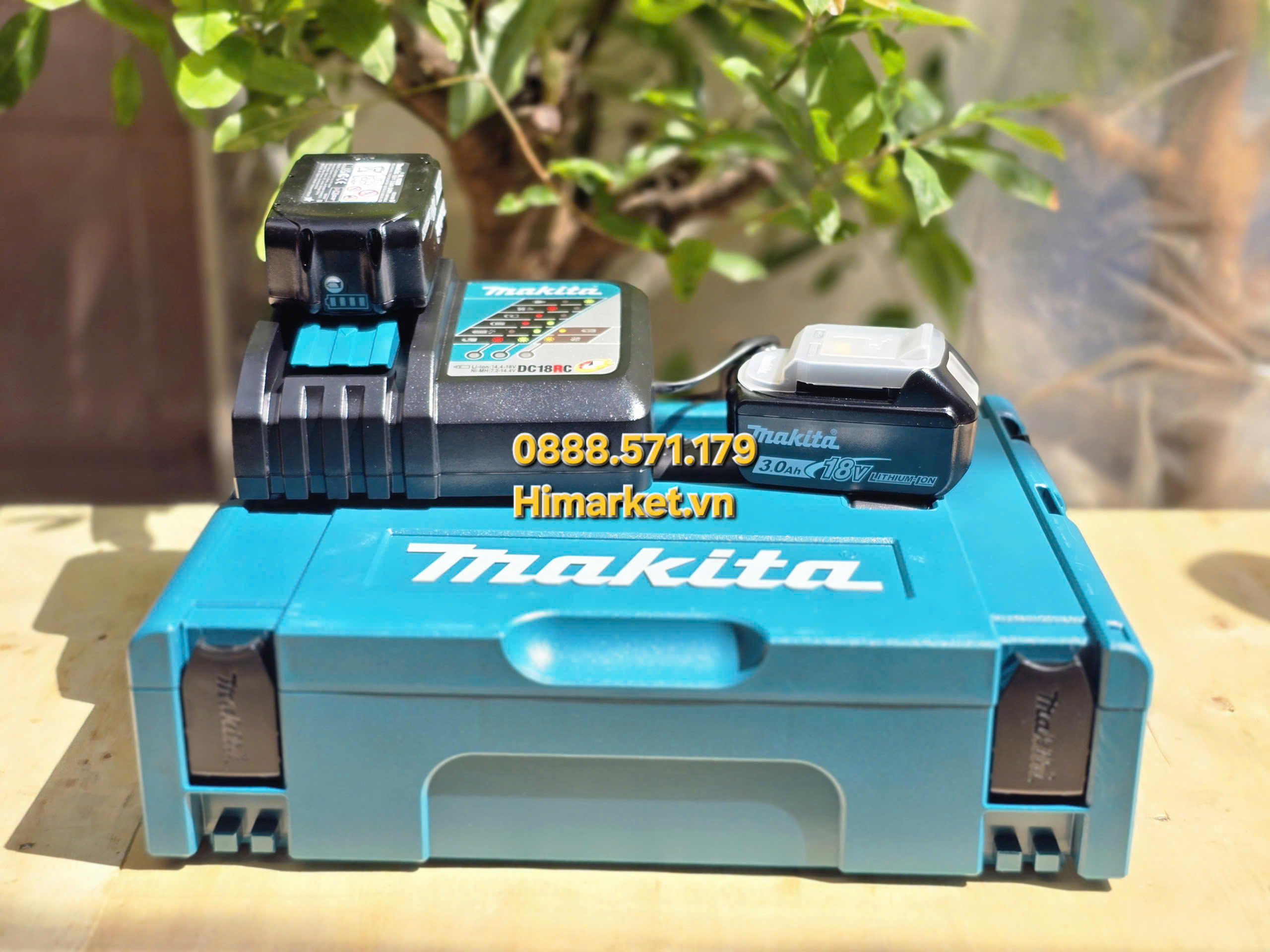 Bộ Sạc và 2 Pin Makpac Makita 197952-5 tổng thể