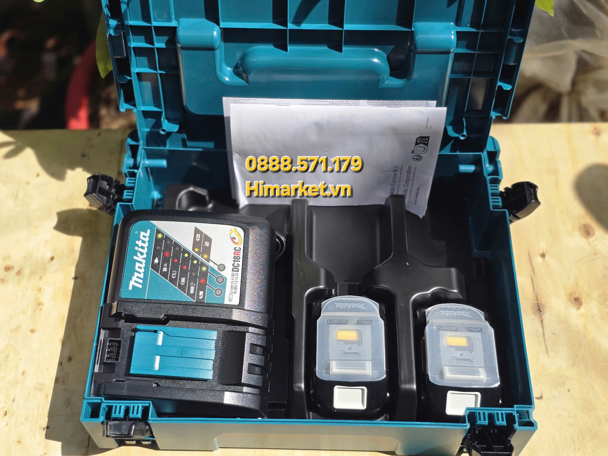 Bộ Sạc và 2 Pin Makpac Makita 197952-5 sạc pin