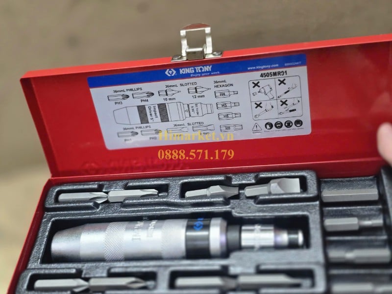 Cận cảnh bảng thông số kích thước và các đầu vít đóng của bộ Kingtony 4505MR01