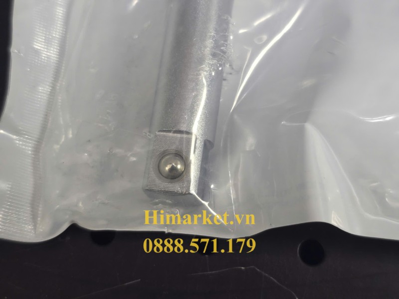 Cận cảnh đầu vuông 1/2 inch có bi giữ đầu khẩu của cần L Kingtony