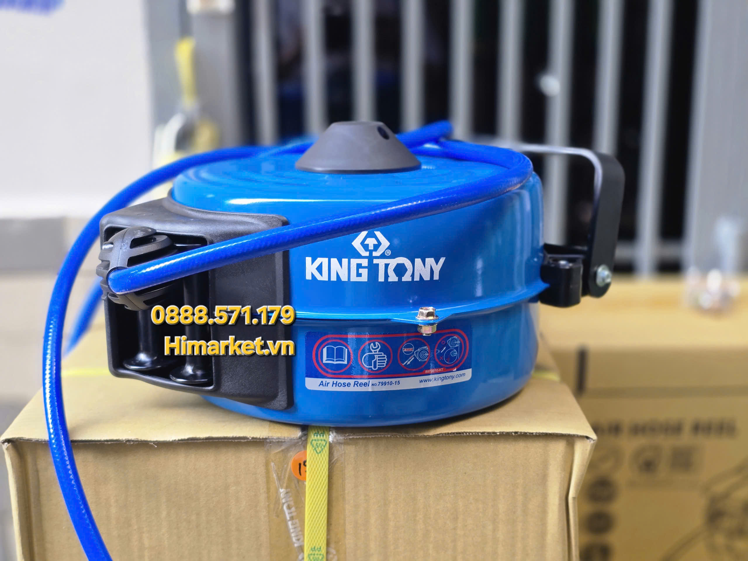 Cuộn Dây Hơi Tự Rút Kingtony 79910-15 lắp đặt