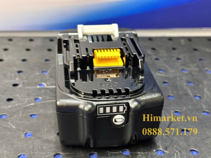 Hệ thống chân tiếp xúc mạ vàng chịu tải của pin Makita 18V 3.0Ah