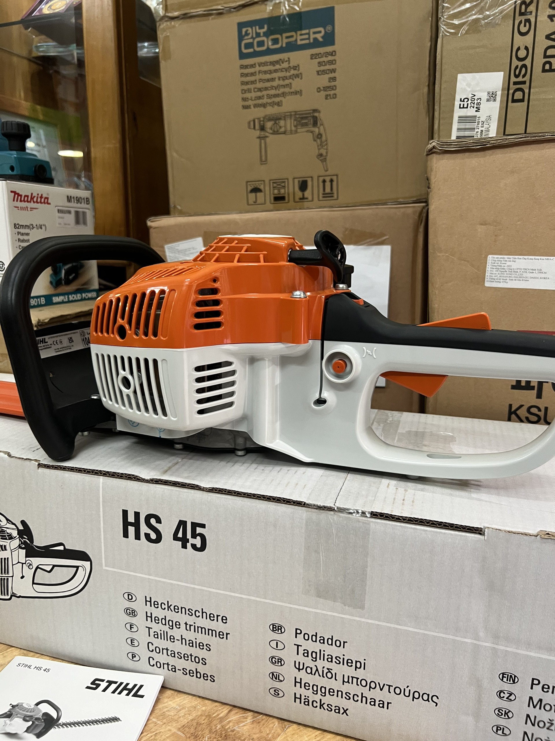 Máy Cắt Tỉa Hàng Rào Stihl HS45 góc nhìn cận cảnh