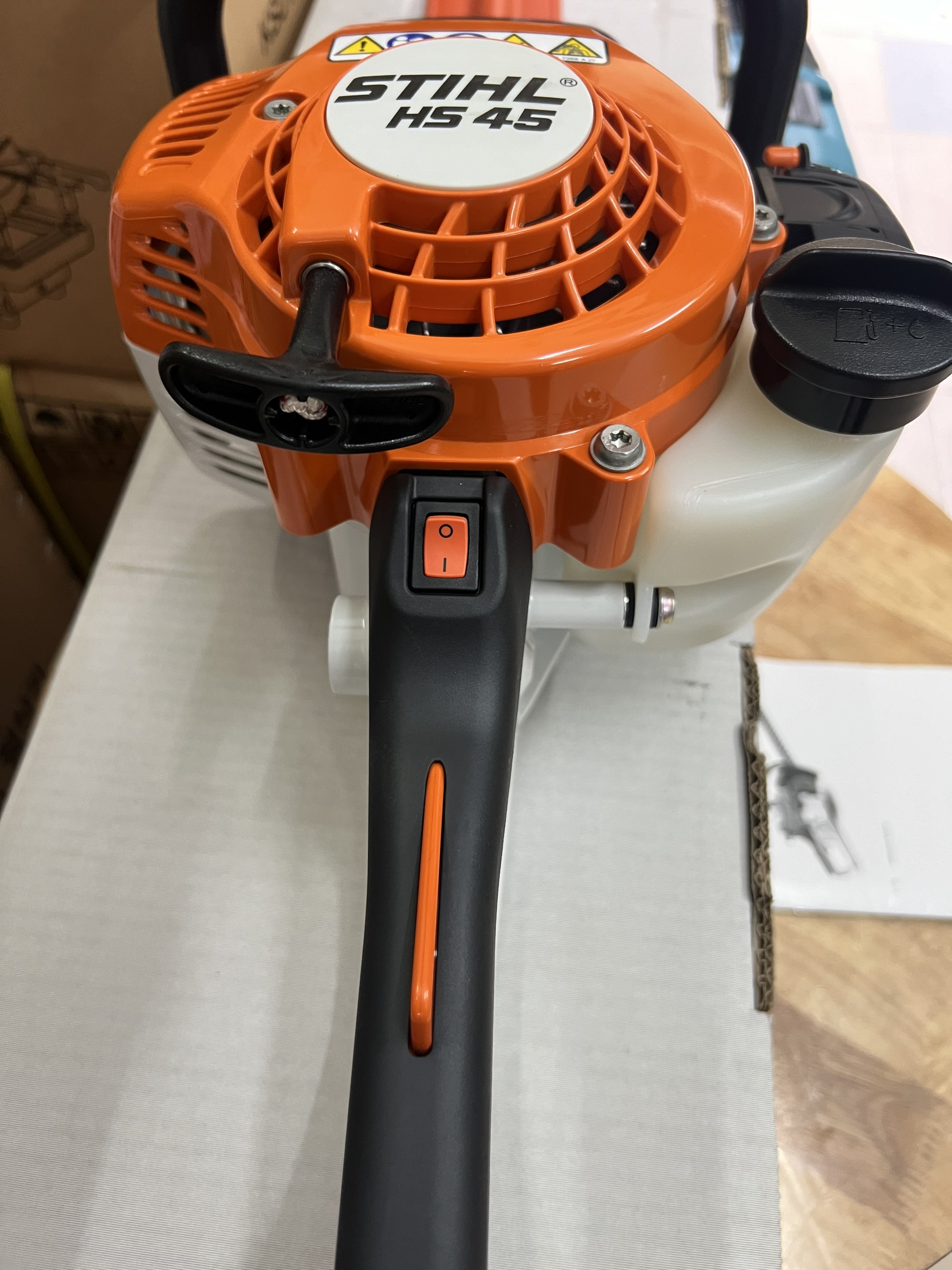 Máy Cắt Tỉa Hàng Rào Stihl HS45 góc nhìn lưỡi cắt