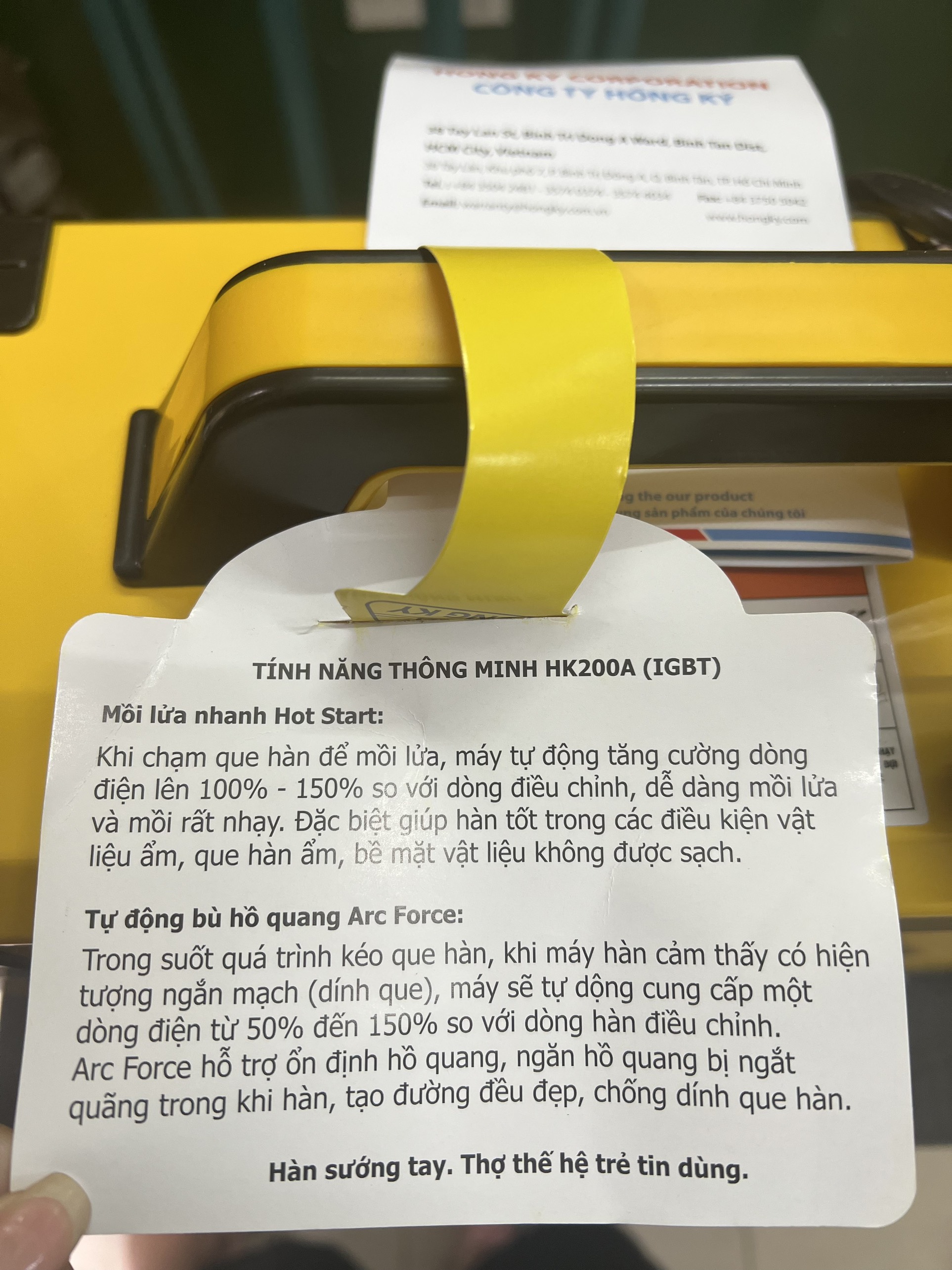 Máy Hàn Điện Tử Hồng Ký HK 200A cận cảnh mặt trước