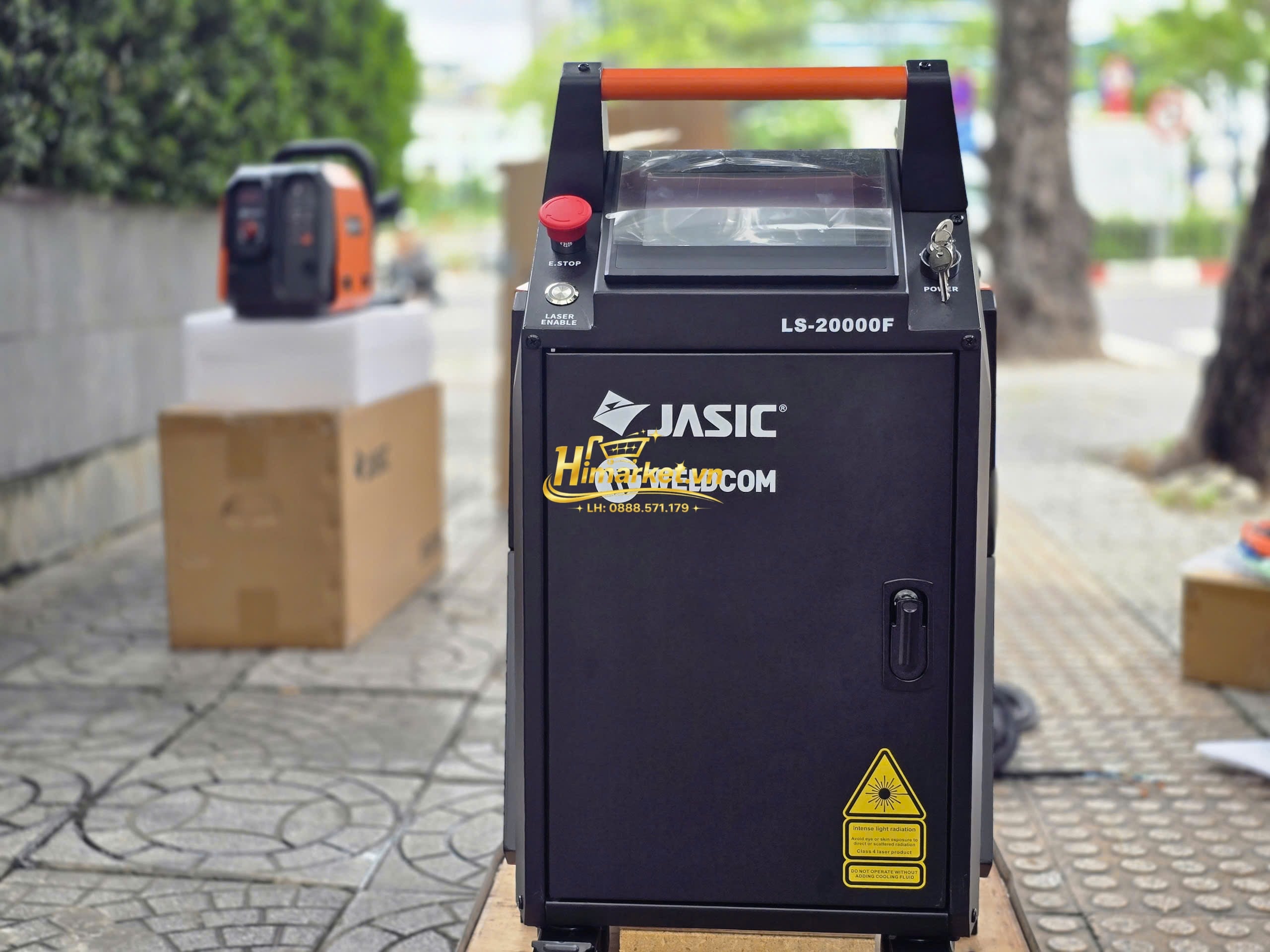Mặt trước Jasic LS-20000F Mặt trước máy hàn Laser Jasic LS-20000F với màn hình điều khiển
