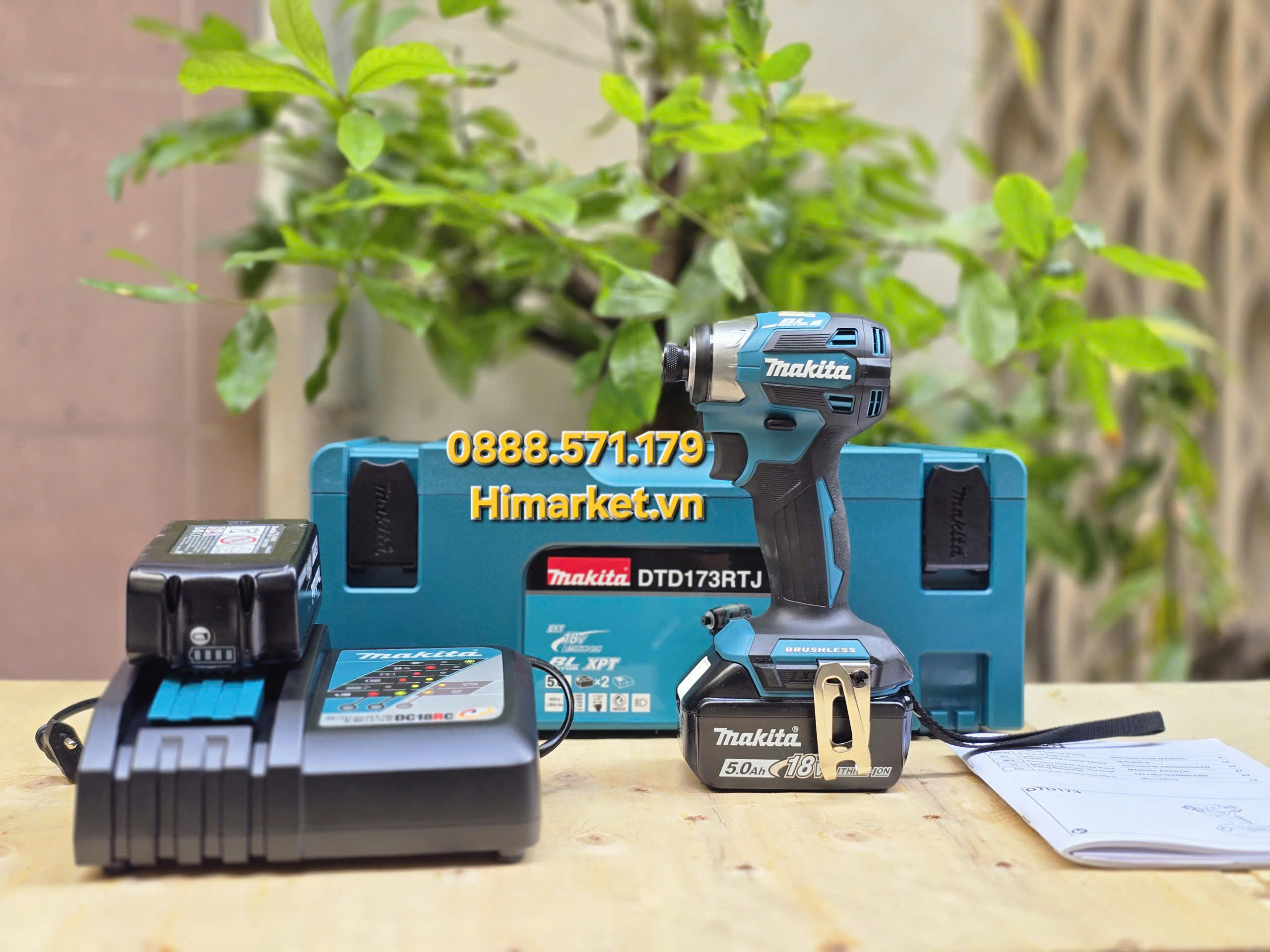 Máy Vặn Vít Dùng Pin Makita DTD173RTJ tổng thể