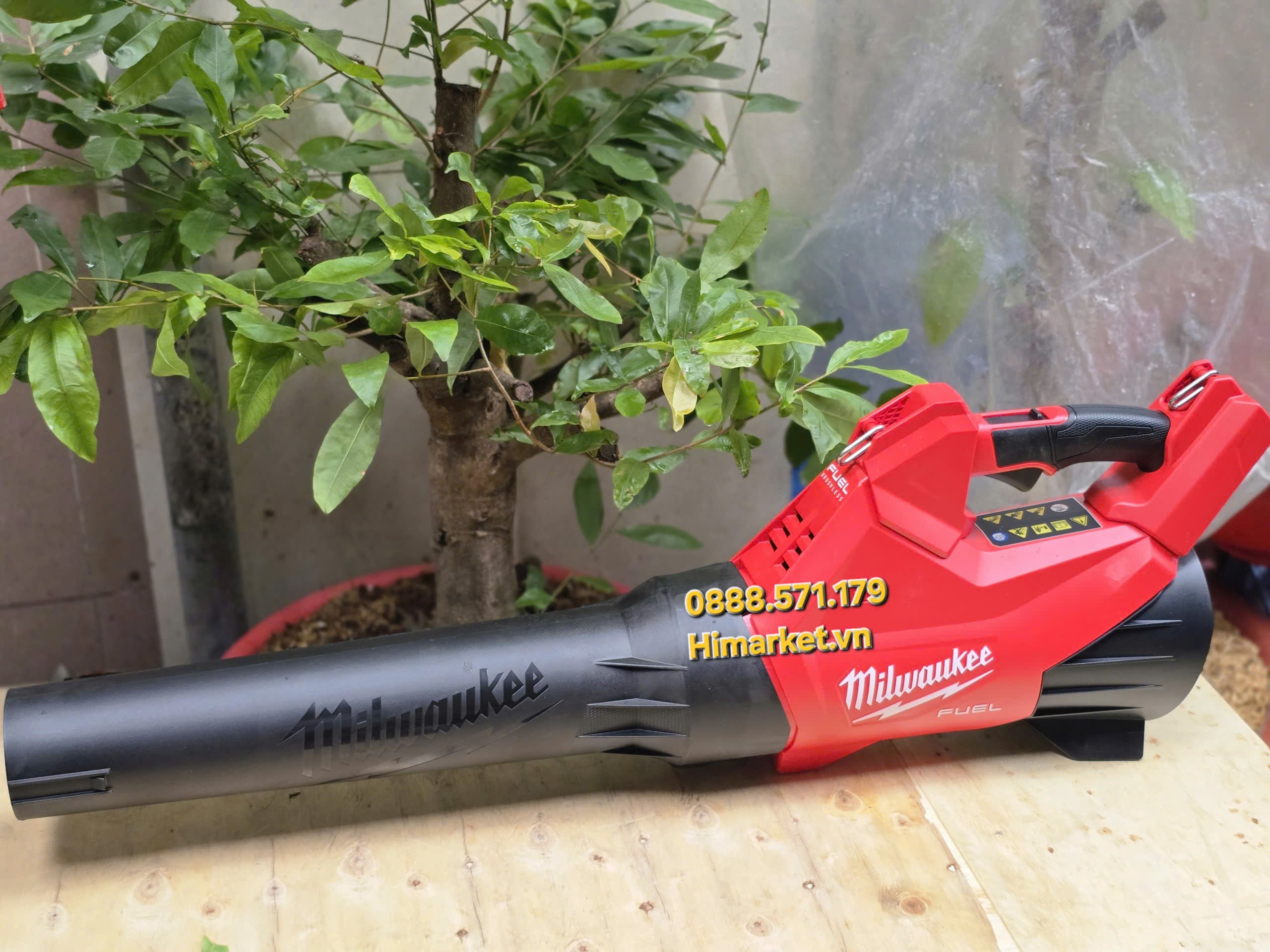 Máy Thổi Lá Dùng Pin Milwaukee M18 FBLG3-0 tổng thể