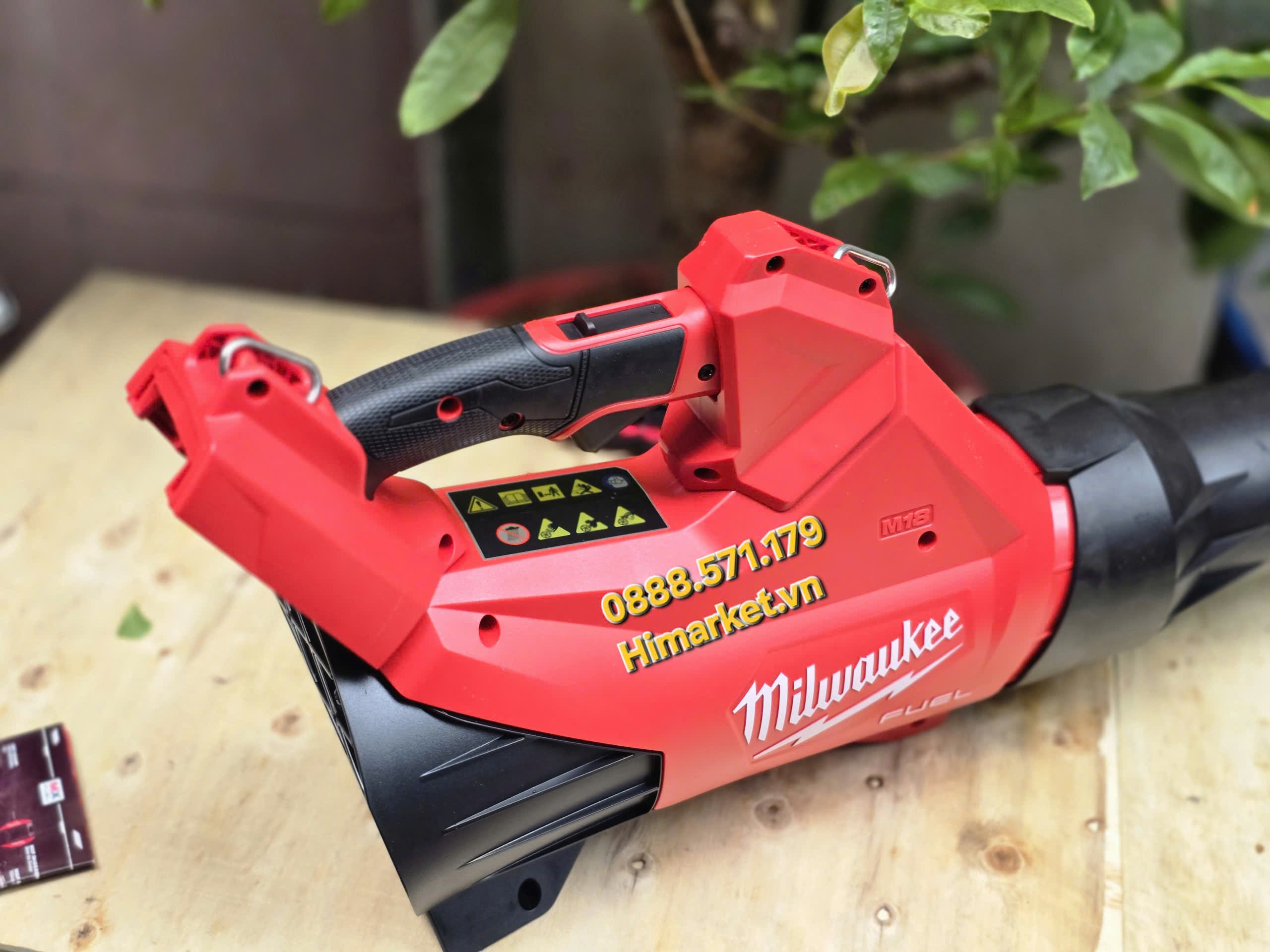 Máy Thổi Lá Dùng Pin Milwaukee M18 FBLG3-0 chi tiết