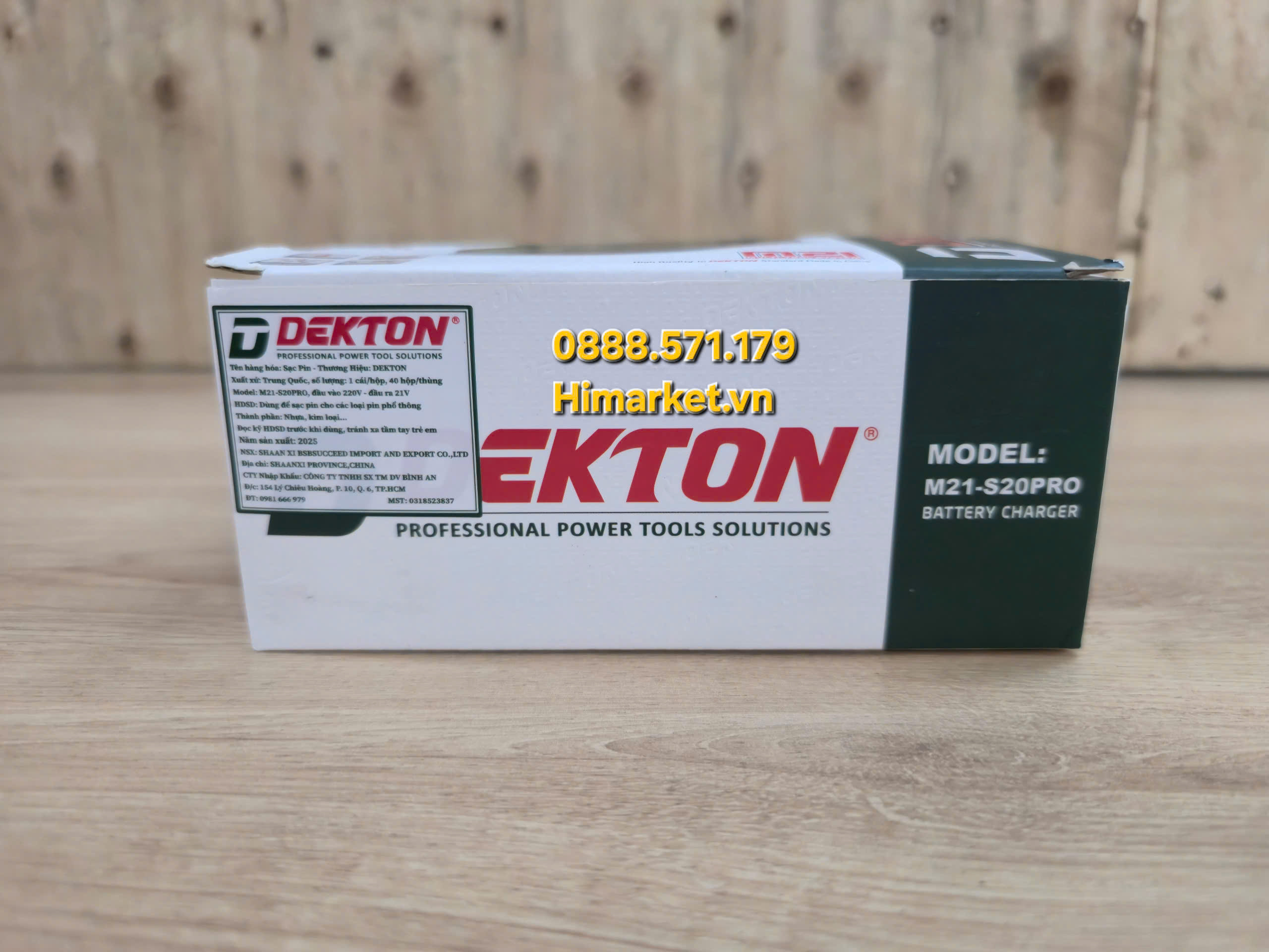 Sạc pin Dekton M21-S20XPRO màu xanh chính hãng