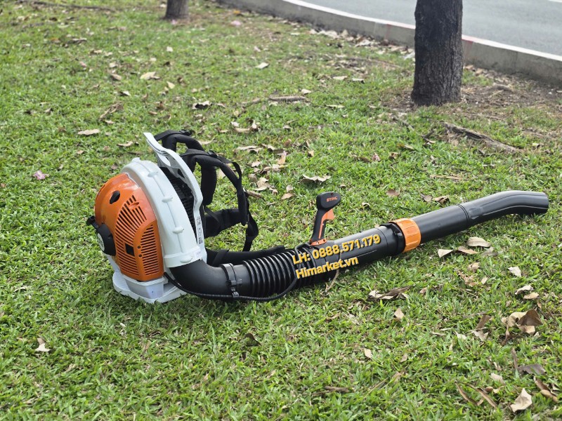 STIHL BR 700 ứng dụng thổi bụi đường và sân vườn