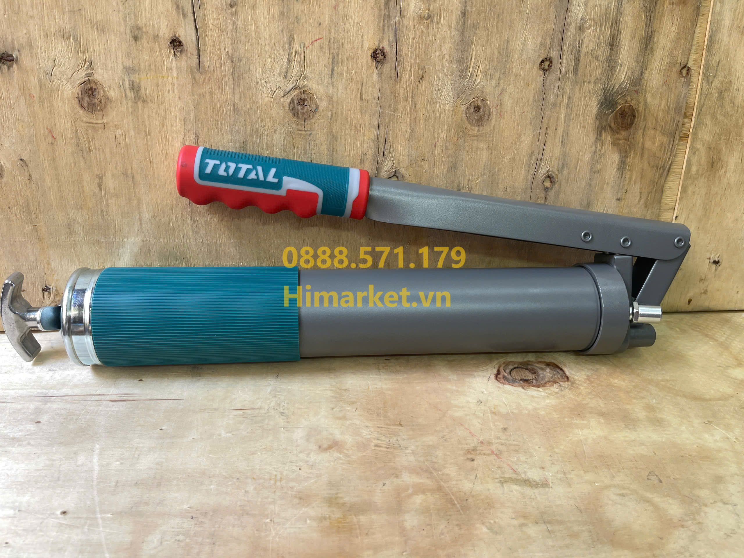 Súng bơm mỡ bôi trơn Total 600cc THT111062
