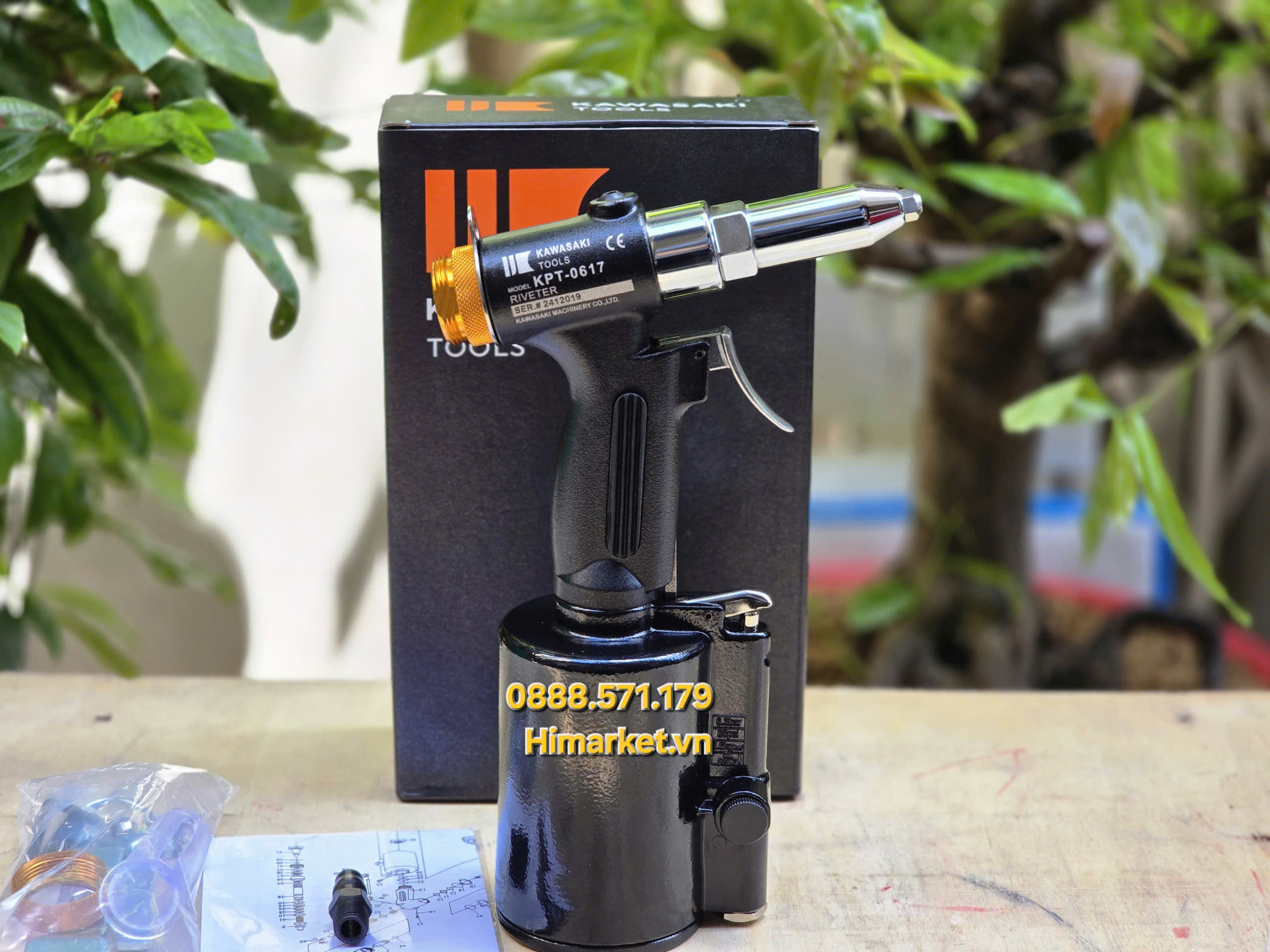 KPT-0617 với hộp chứa thân đinh