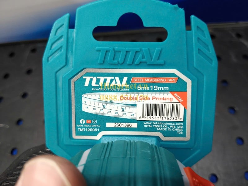 Tem thông số thước cuộn TOTAL TMT126051 5m x 19mm