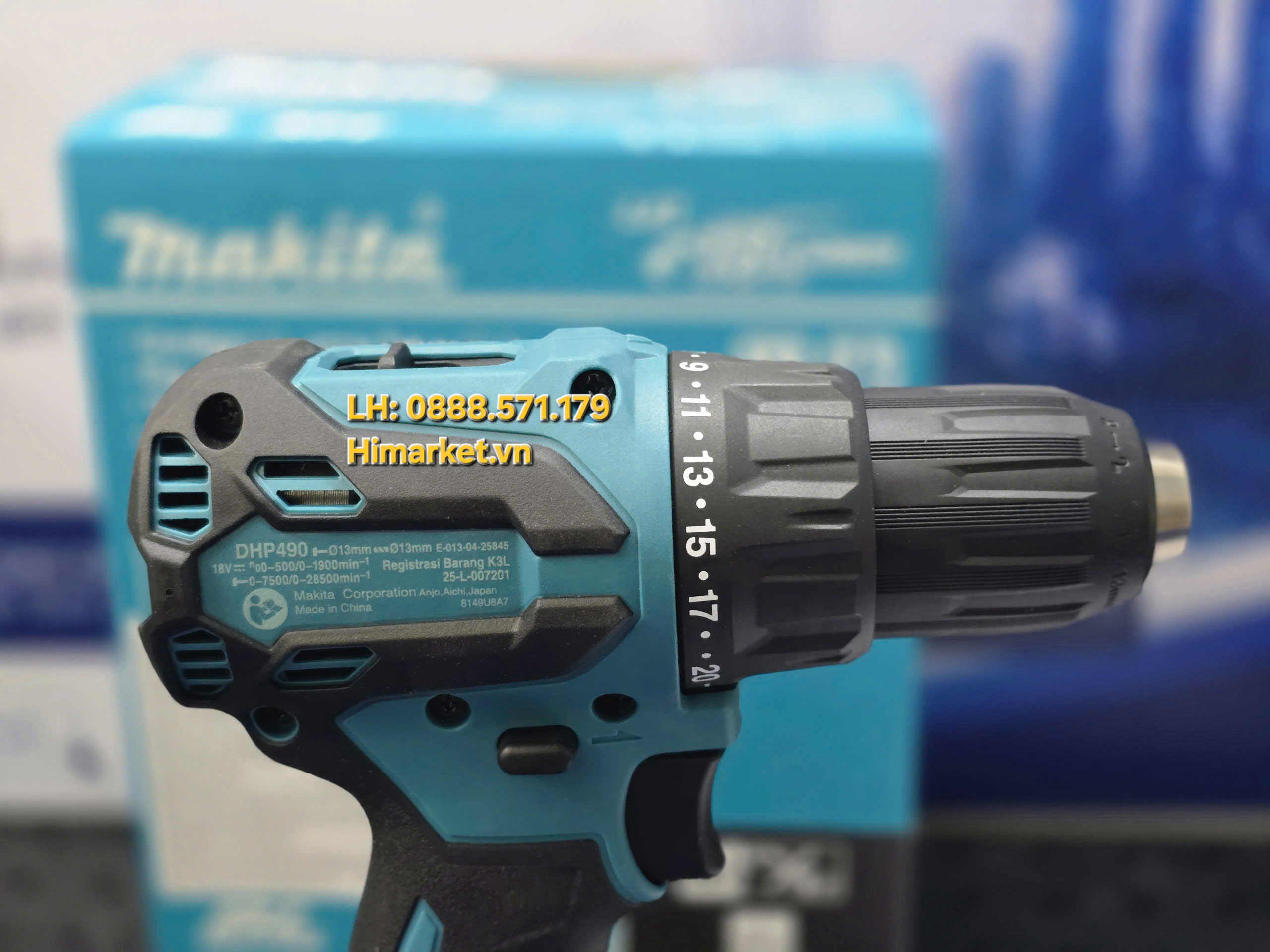 Tem thông số kỹ thuật rõ ràng trên thân máy Makita DHP490Z