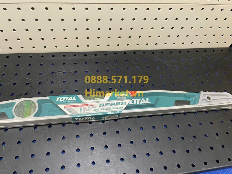 Mặt dưới thước thủy Total