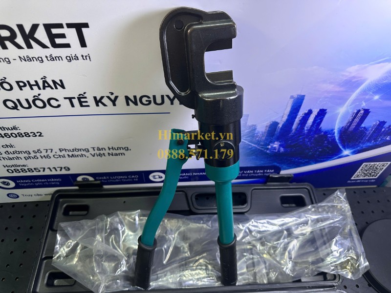 Tổng thể kìm cắt thép thủy lực Total THSC022 trong hộp