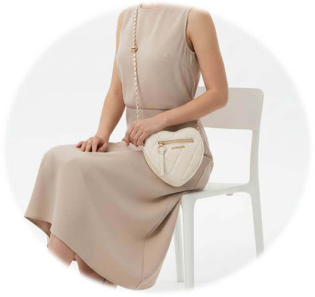 💕 Ví cầm tay nhỏ xinh: Điểm nhấn giúp outfit thu thêm cuốn hút