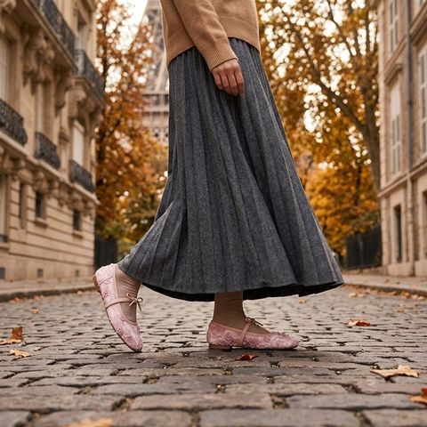 Cách phối giày nữ với chân váy dài cho phong cách thanh lịch mùa Thu