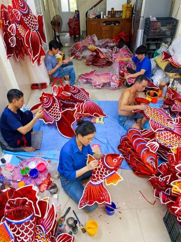 Làm đèn lồng Trung Thu