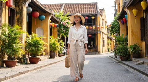 Chất liệu linen luôn gắn liền với thời trang nghỉ dưỡng