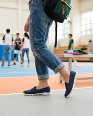 Những kiểu giày đáng cân nhắc cho năm học mới