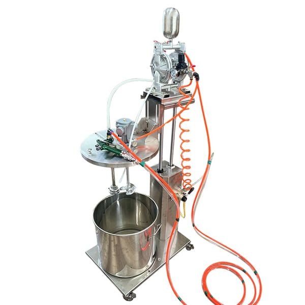 Thùng chứa sơn có khuấy và bệ nâng hạ tự động