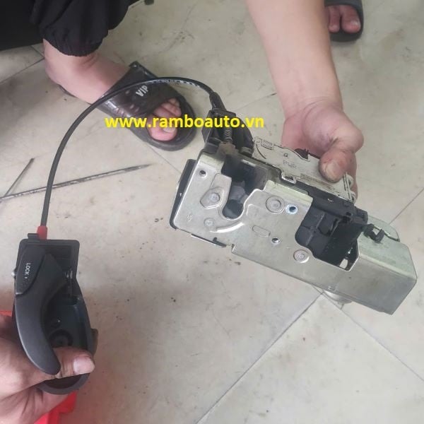 Tổng hợp các lỗi thường gặp trên cánh cửa xe Ford Transit