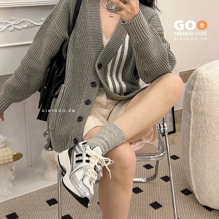 giày NB 1906r lên chân nữ