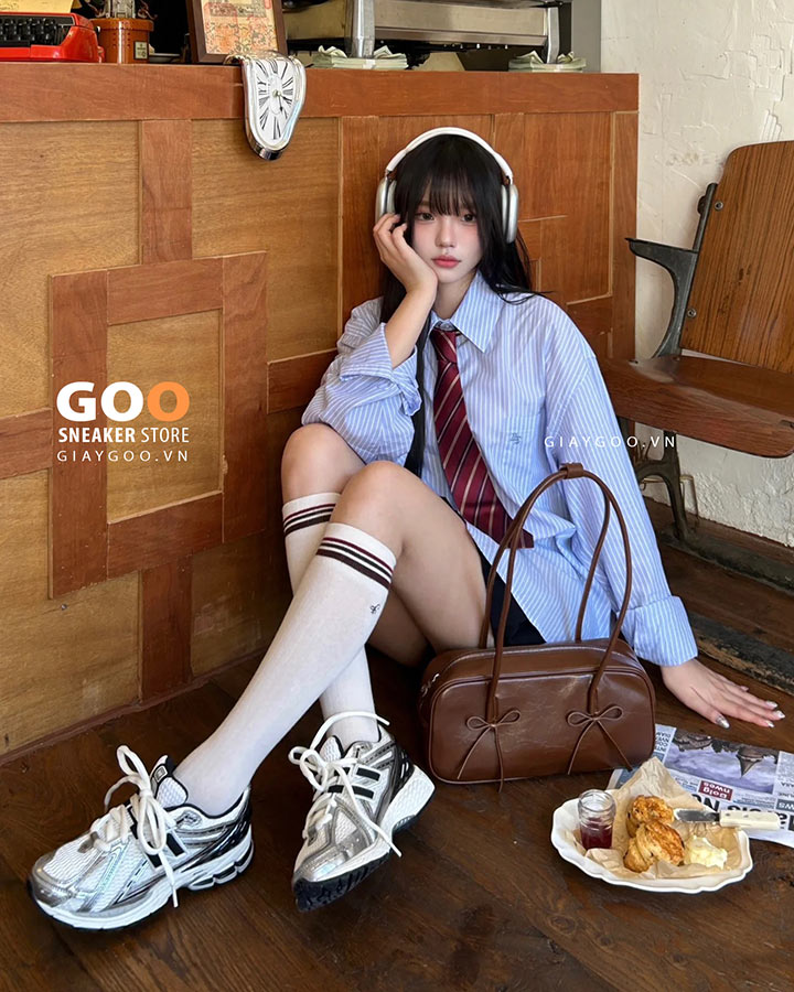 giày New Balance 1906r Silver Metallic Black outfit nữ