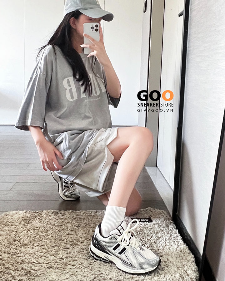 giày New Balance 1906r Silver Metallic Black phối đồ nữ