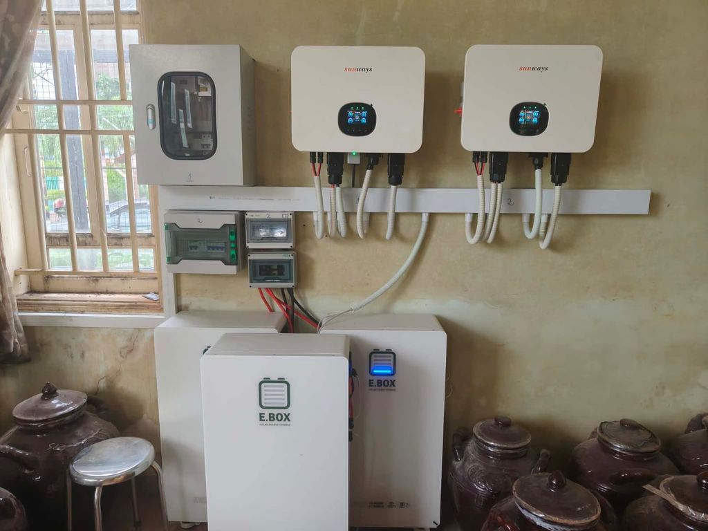 Pin luu tru dien mat troi Ebox 14.3 kWh