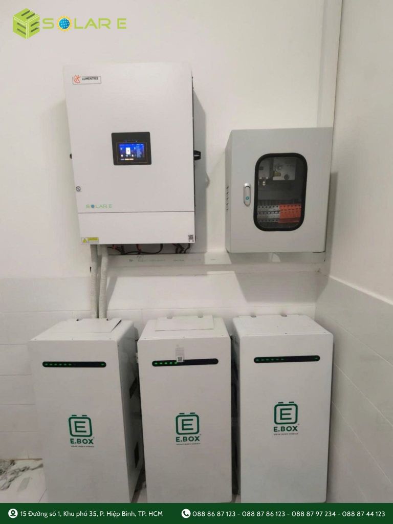 Cụm 3 bình pin lưu trữ Ebox 16kWh và Inverter Hybrid Lumentree 12kW