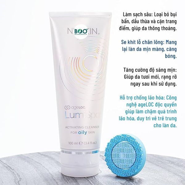 LumiSpa Activating Cleanser giúp làm sạch sâu và hạn chế bóng nhờn
