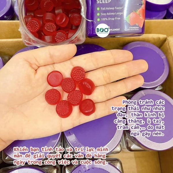 Melatonin giúp hỗ trợ điều hòa nhịp sinh học và dễ đi vào giấc ngủ