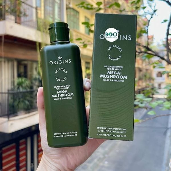 Nước hoa hồng Origins Mega-Mushroom làm dịu da nhạy cảm