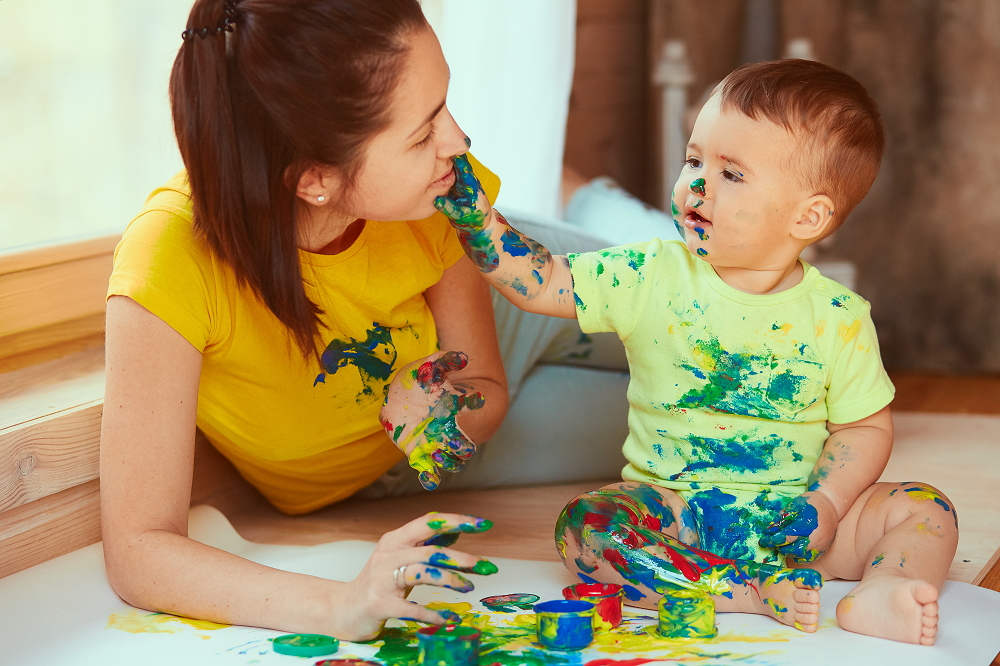 Bí quyết dạy bé tô màu hiệu quả và top 5 sản phẩm màu sắc an toàn cho bé từ 3 tuổi
